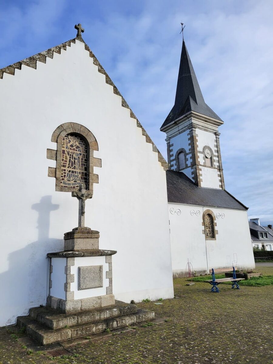 Randonnée dans le Morbihan : Tour du Parc, circuit 9 km - église du Tour du Parc