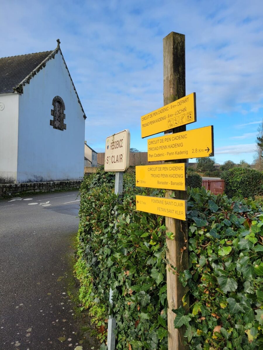 Randonnée dans le Morbihan : Tour du Parc, circuit 9 km - église du Tour du Parc