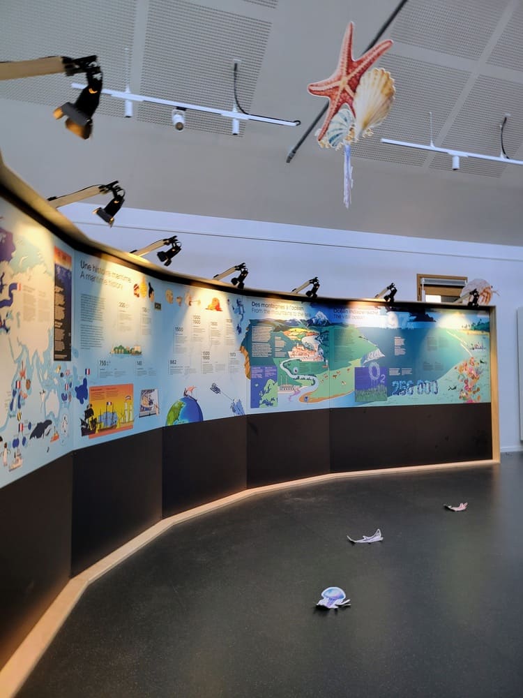 Visite d'Ostréapolis, centre d'interprétation dédié à l'huître dans le Morbihan au Tour du Parc. Exposition temporaire