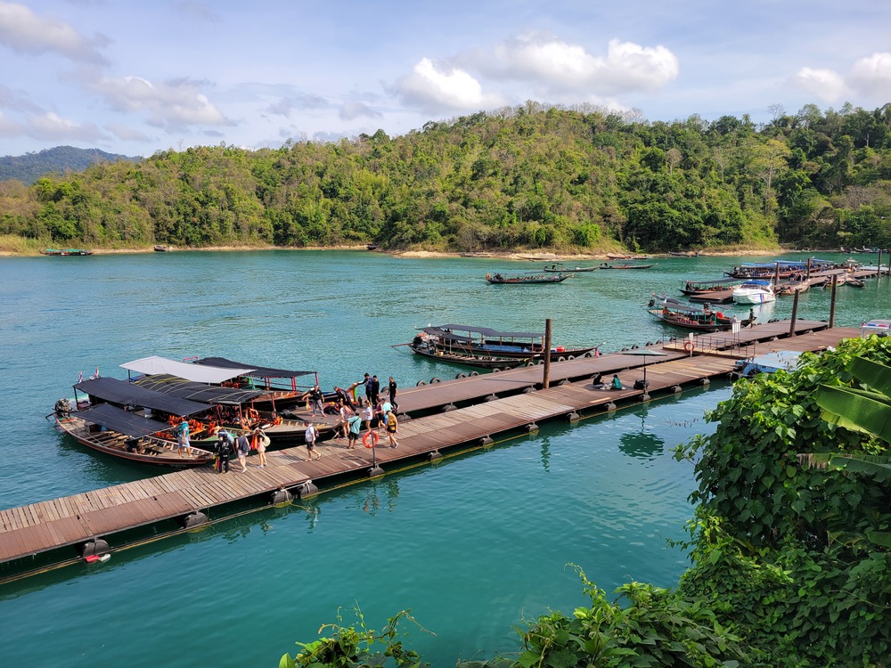 Journée dans le parc national de Khao Sok : excursion sur le lac Cheow Lan : embarcadère