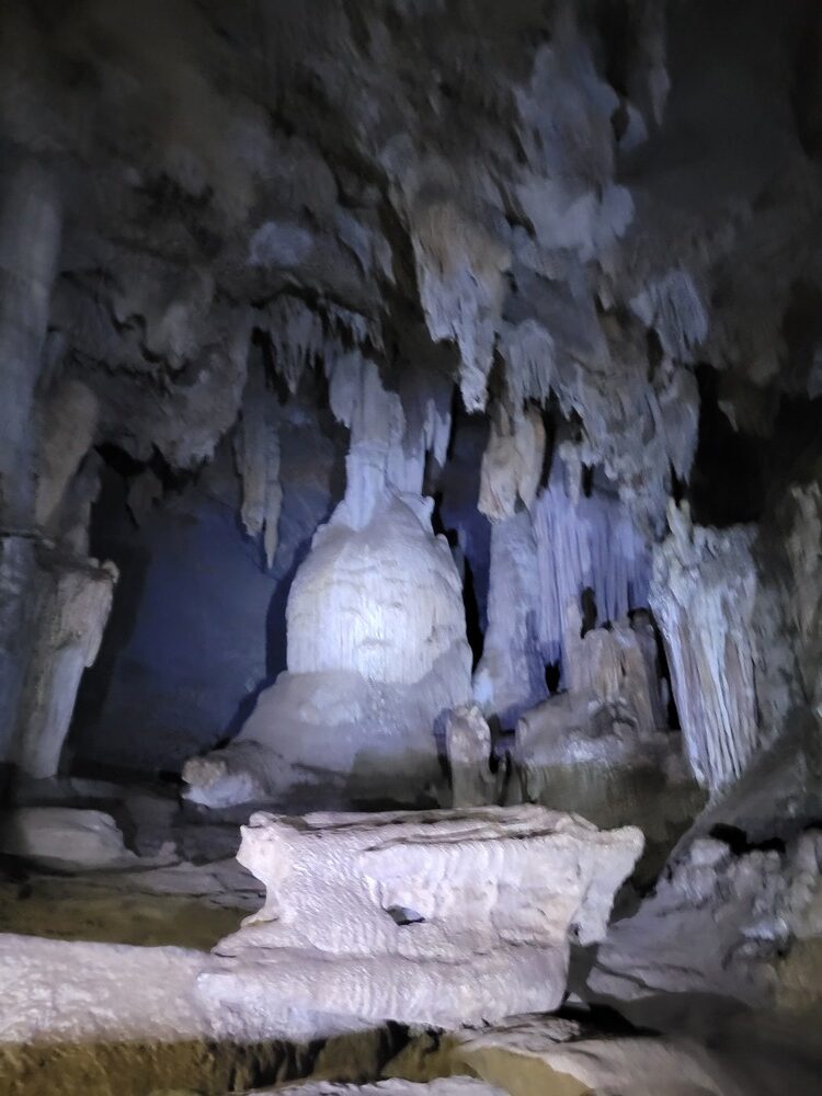 Journée dans le parc national de Khao Sok : excursion sur le lac Cheow Lan : grotte