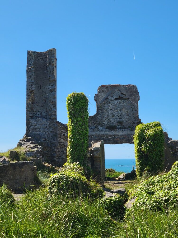 Découverte de Camaret-sur-Mer sur la presqu'île de Crozon (Finistère) : manoir