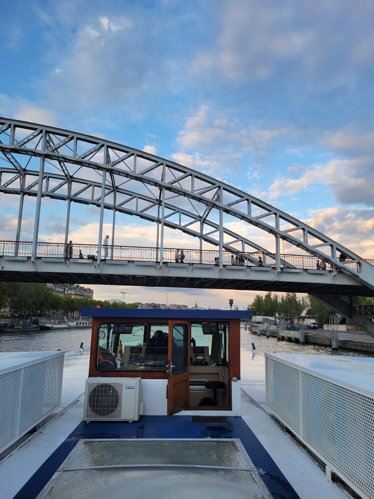 Diner croisière sur la Seine à Paris à bord du Capitaine Fracasse