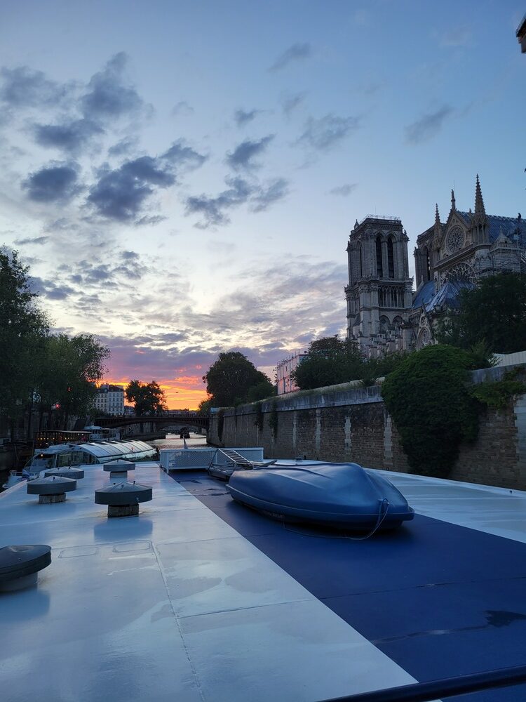Diner croisière sur la Seine à Paris à bord du Capitaine Fracasse