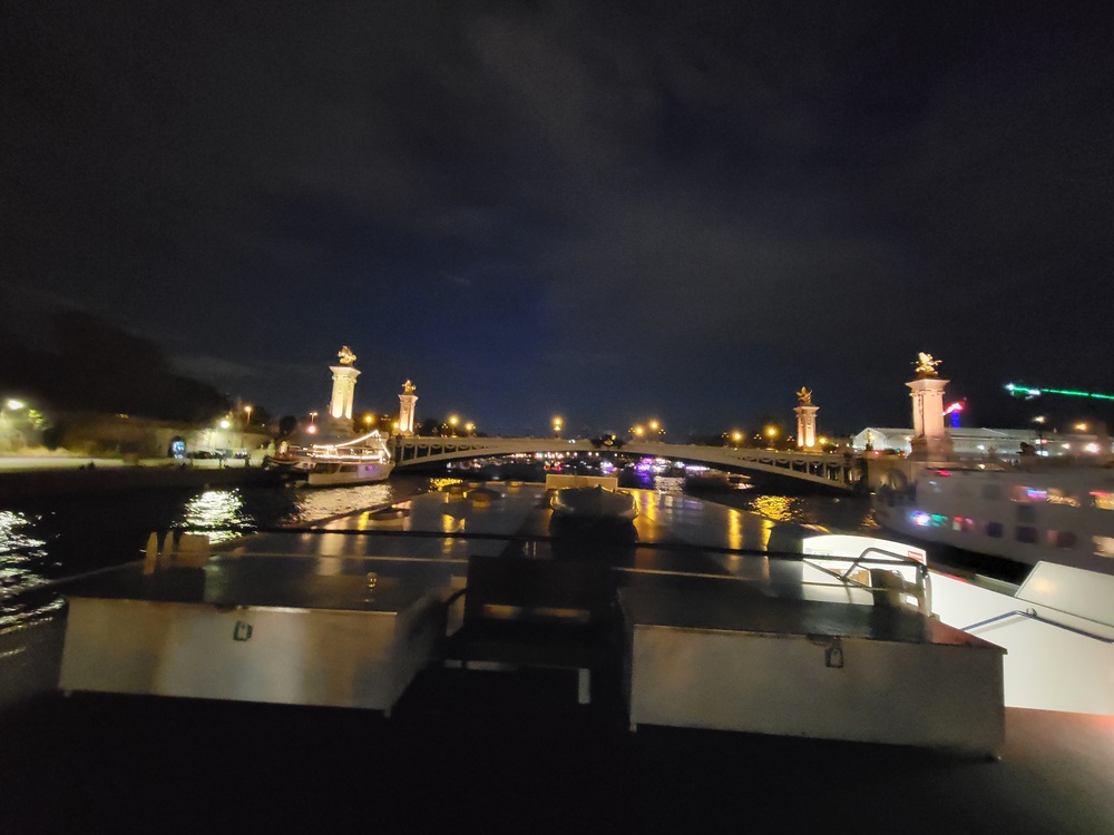 Diner croisière sur la Seine à Paris à bord du Capitaine Fracasse